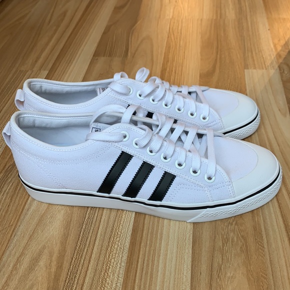 NEW ADIDAS Men’s Superstar sneakers | size 11.5 - Picture 2 of 5